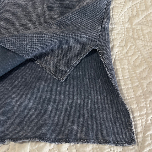 Women's Distressed Oversized Crop Top Small Waffle Knit Casual Pullover Cut Out - Picture 6 of 9